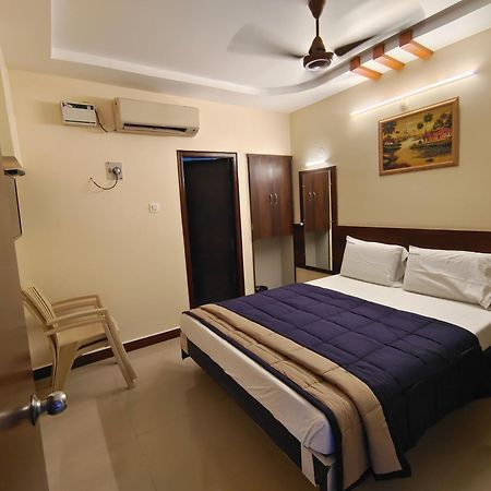 Hotel Dkr Residency Tirupati Esterno foto