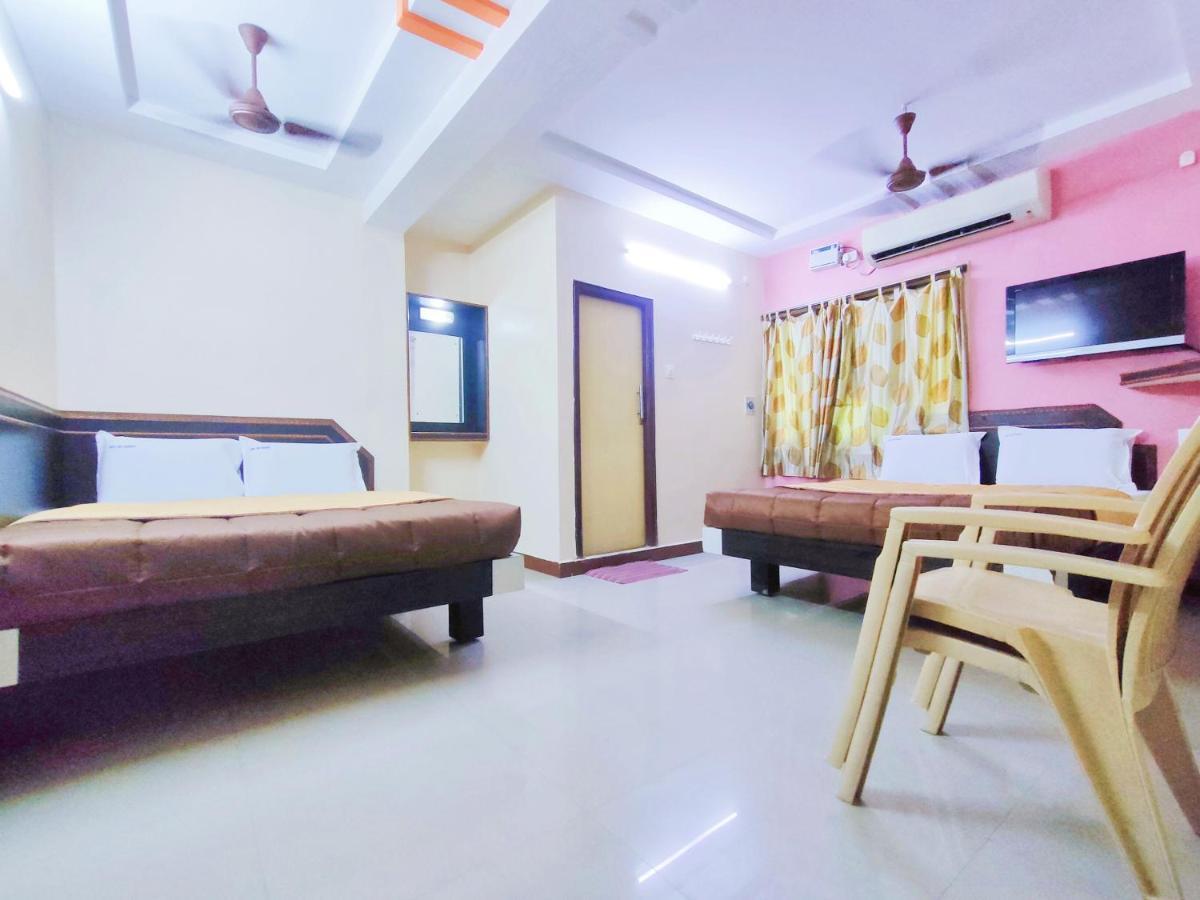 Hotel Dkr Residency Tirupati Esterno foto