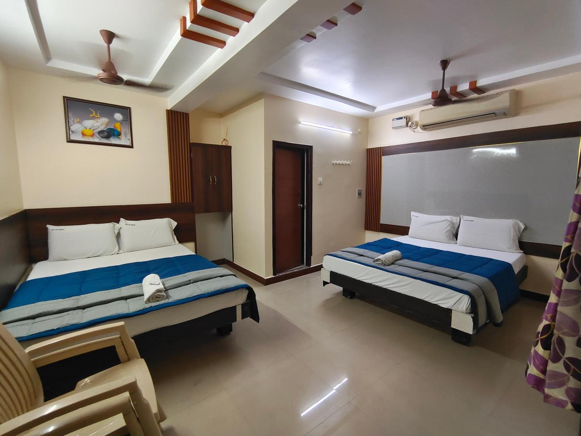 Hotel Dkr Residency Tirupati Esterno foto
