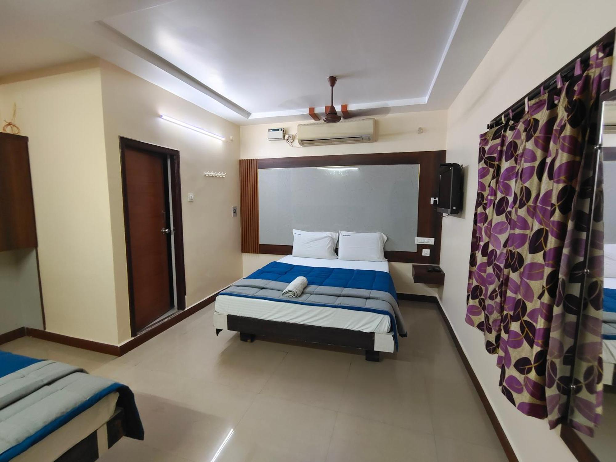 Hotel Dkr Residency Tirupati Esterno foto