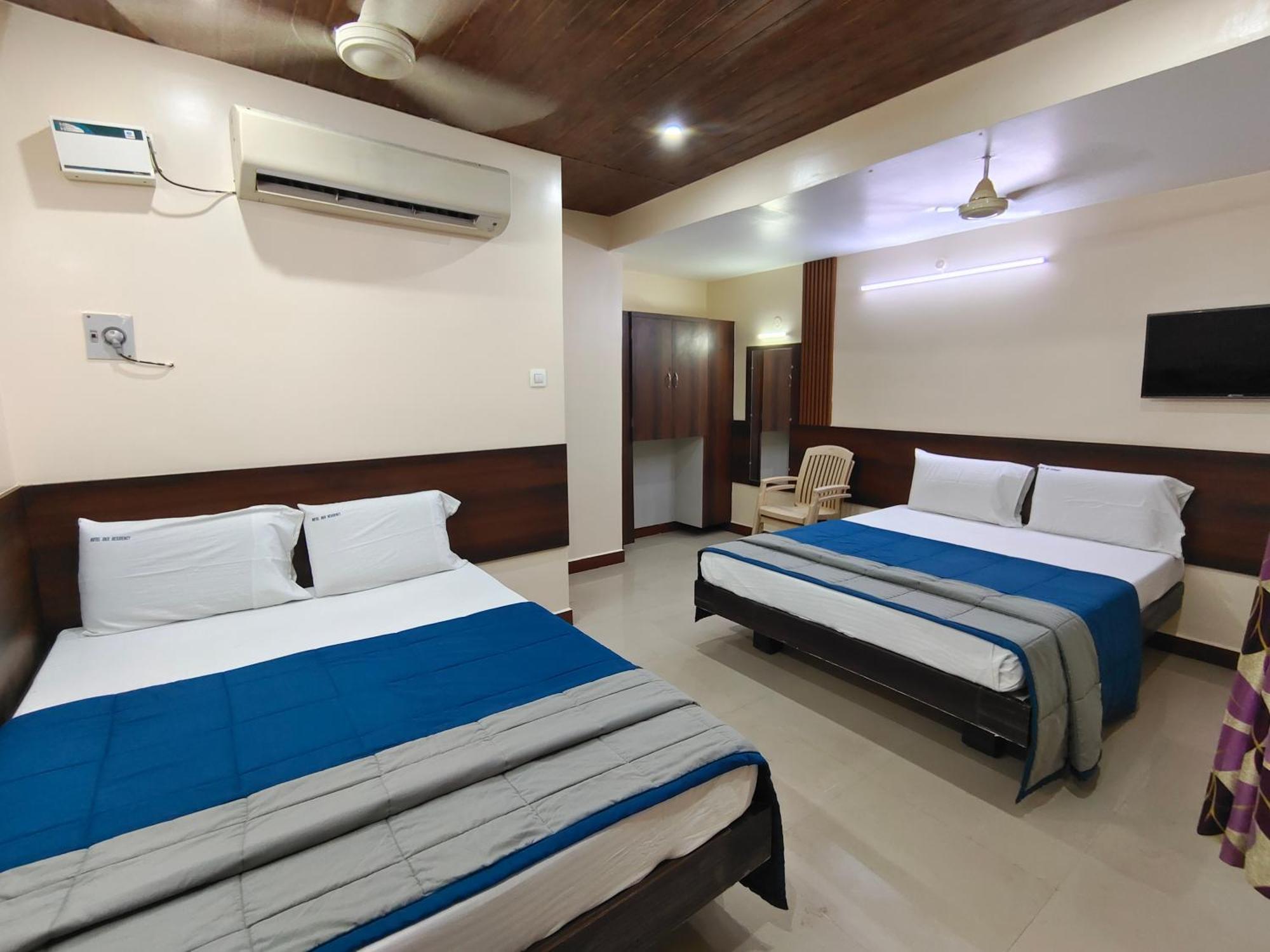 Hotel Dkr Residency Tirupati Esterno foto