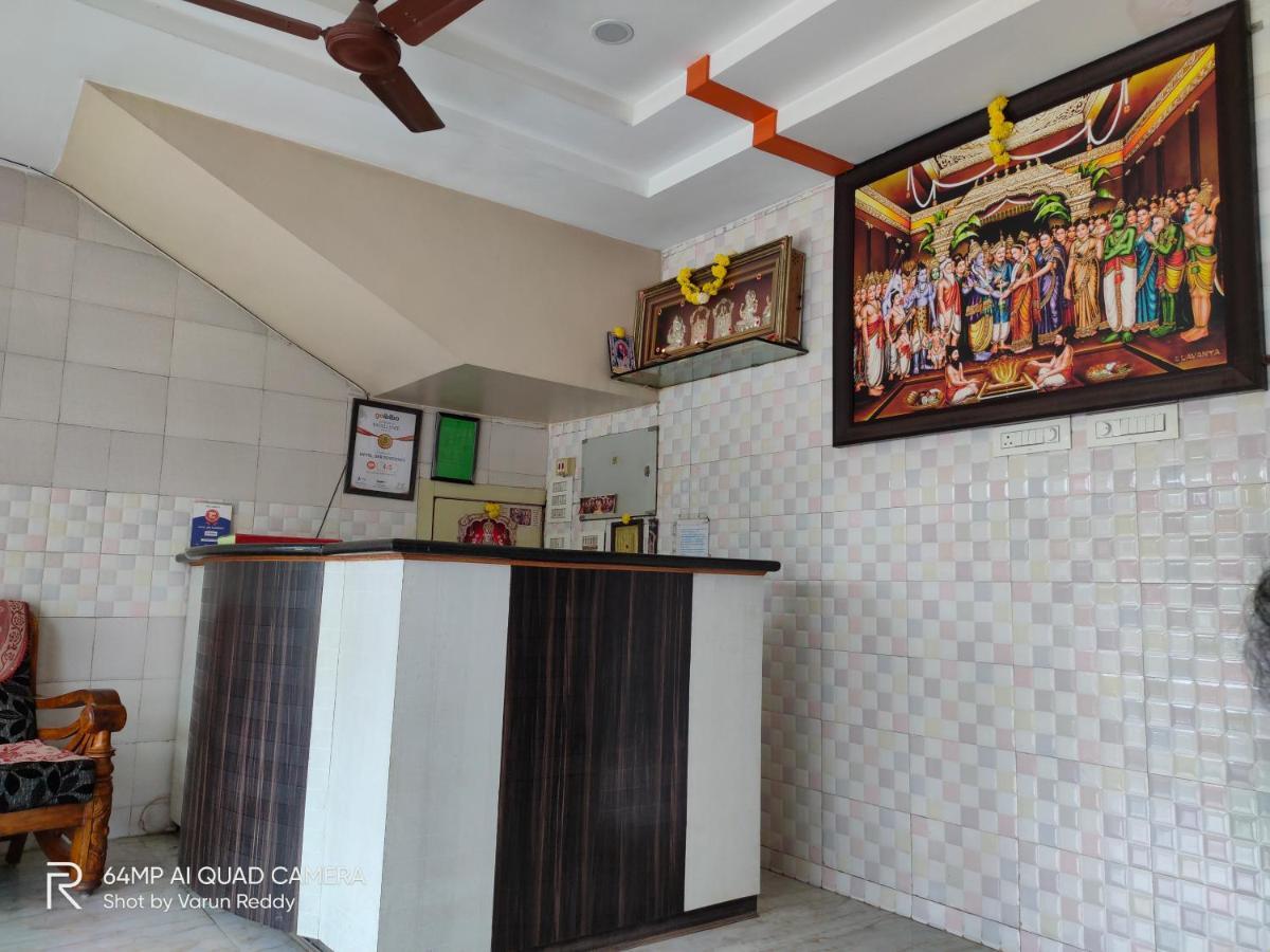Hotel Dkr Residency Tirupati Esterno foto